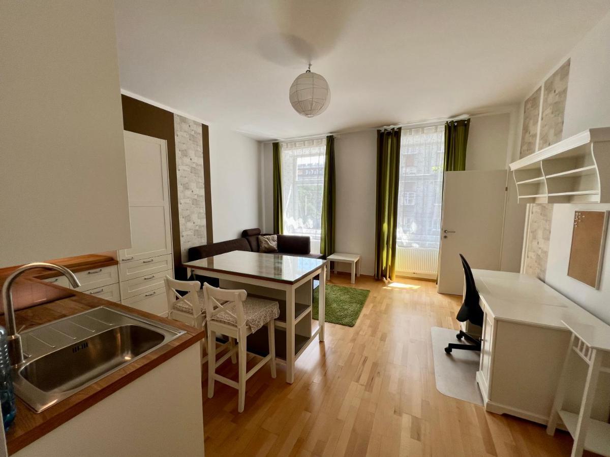 Cozy 2-Room Apartment Βιέννη Εξωτερικό φωτογραφία